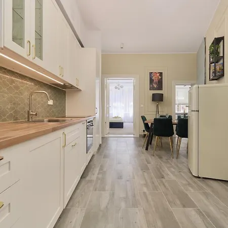 Elegant Swiety Marcin By Renters Apartman *