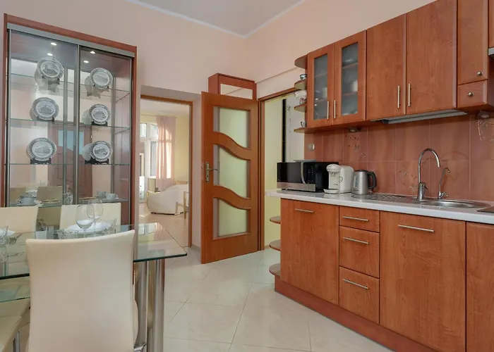 Elegant Swiety Marcin By Renters