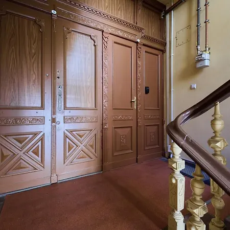 Elegant Swiety Marcin By Renters *