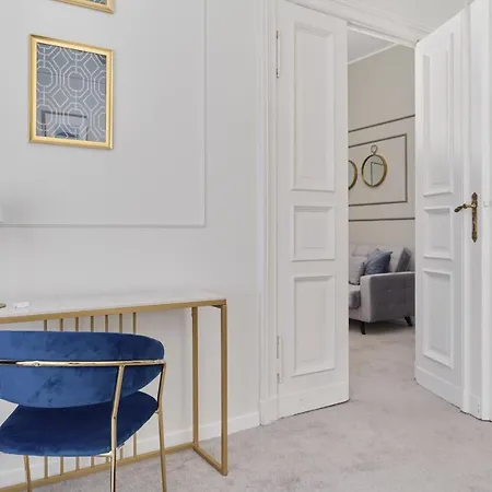 Elegant Swiety Marcin By Renters *