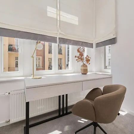 Elegant Swiety Marcin By Renters *