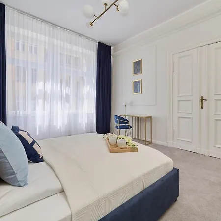 Elegant Swiety Marcin By Renters * Πόζναν