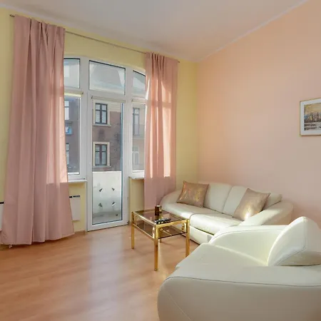 Apartment Elegant Swiety Marcin By Renters