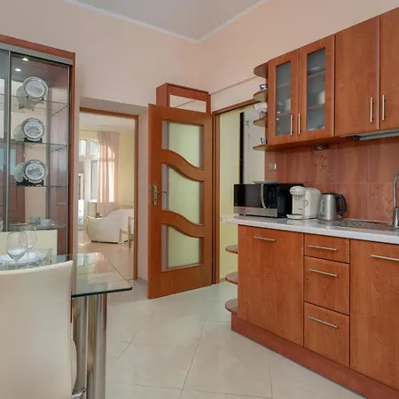 Elegant Swiety Marcin By Renters