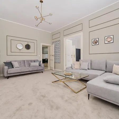 Elegant Swiety Marcin By Renters *