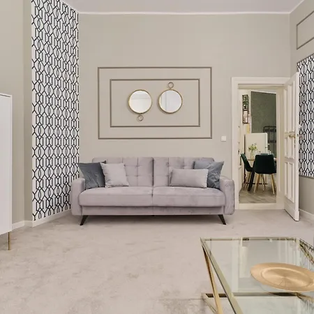 Elegant Swiety Marcin By Renters Apartment