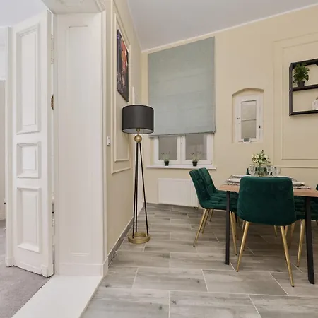 Elegant Swiety Marcin By Renters Poznan
