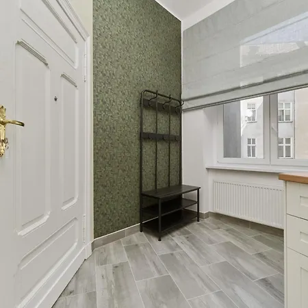 Apartment Elegant Swiety Marcin By Renters