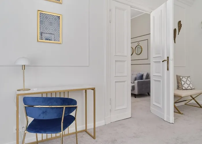 Elegant Swiety Marcin By Renters *