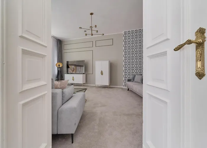 Elegant Swiety Marcin By Renters * Poznań