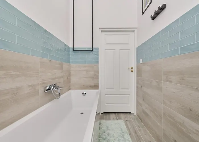 Elegant Swiety Marcin By Renters